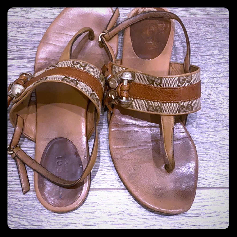 Authentic Gucci flats sandals